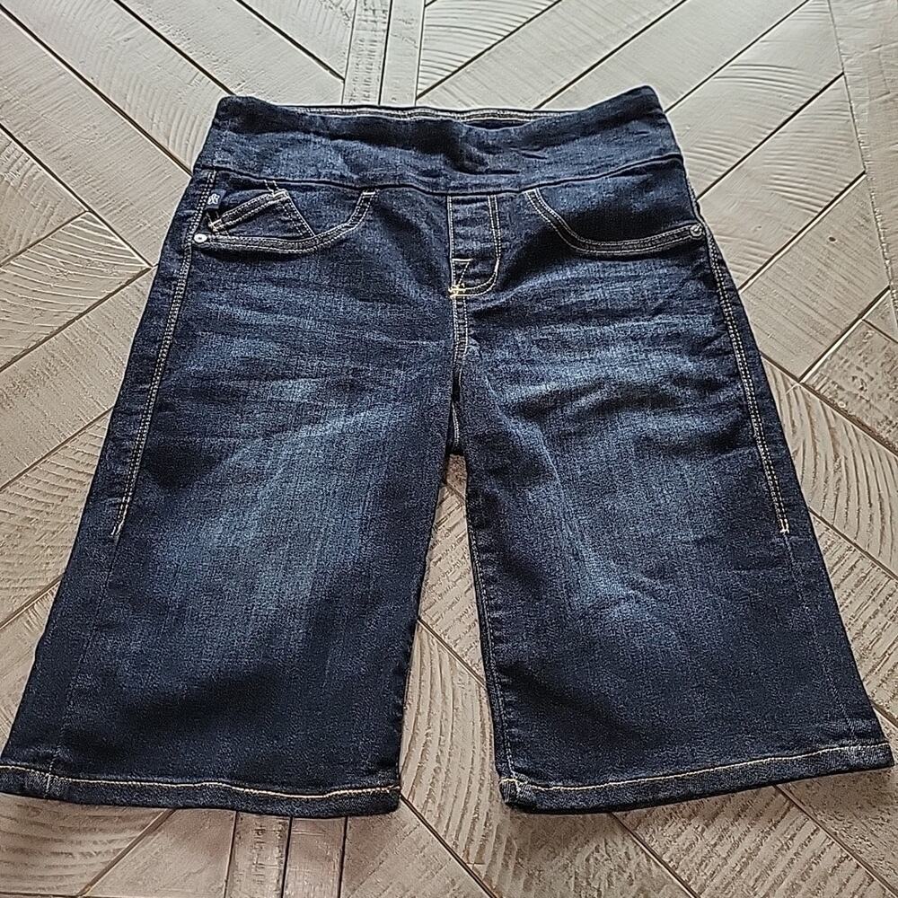 Rock & Republic Shorts Women's Size 8 Dark Wash Denim Rx Fever Stretch Slimming